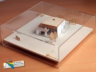 Perspex of plexiglas gebogen beschermkap.